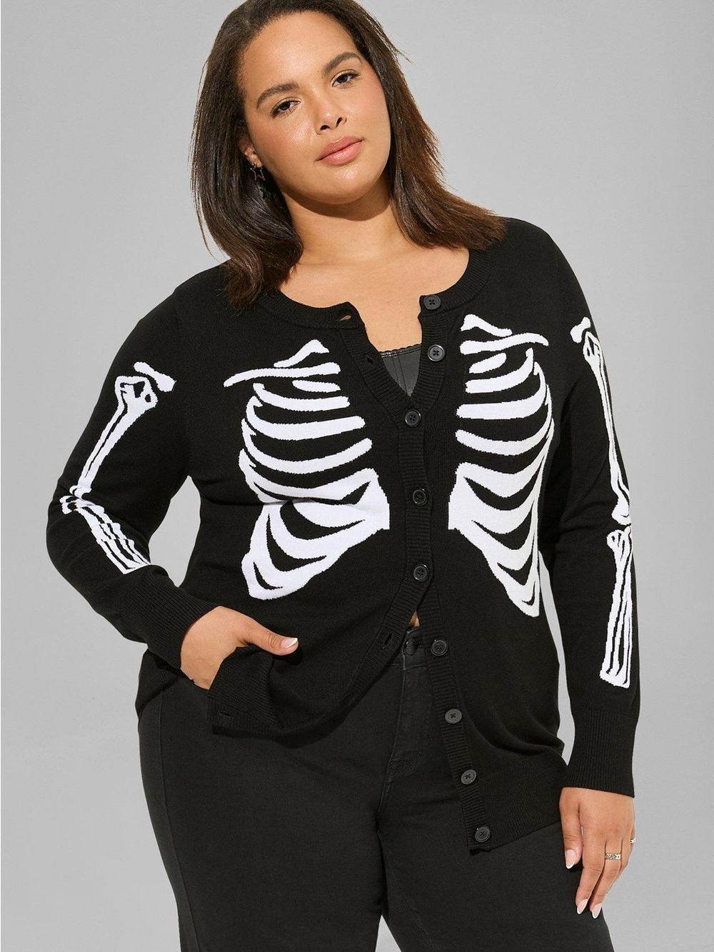 🖤🤍 Torrid Fitted Crewneck Ribcage Cardigan 🖤🤍